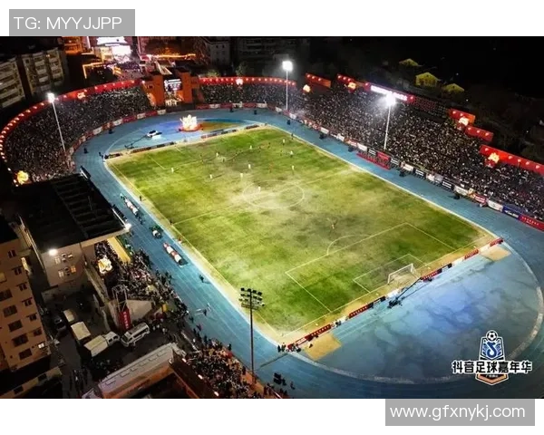 足球明星的多重身份与生活方式揭秘:赛场之外的他们在做什么 足球明星的多重身份与生活方式揭秘:赛场之外的他们在做什么