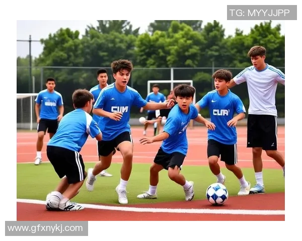 足球明星的职业发展之路:从青训到巅峰的奋斗与挑战 足球明星的职业发展之路:从青训到巅峰的奋斗与挑战